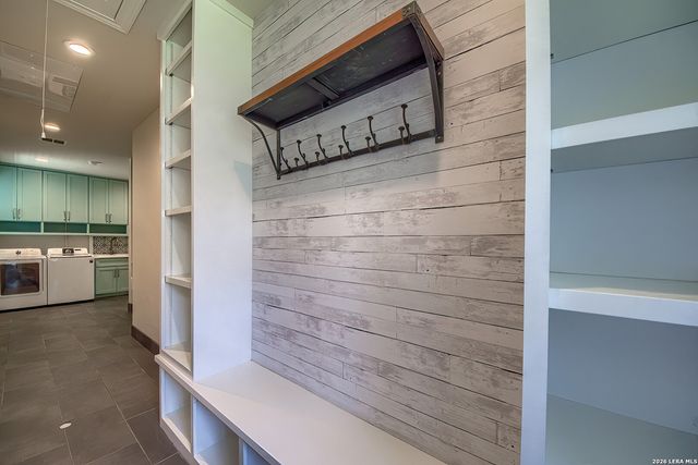 122 NAVAJO TRL, Seguin, TX 78155