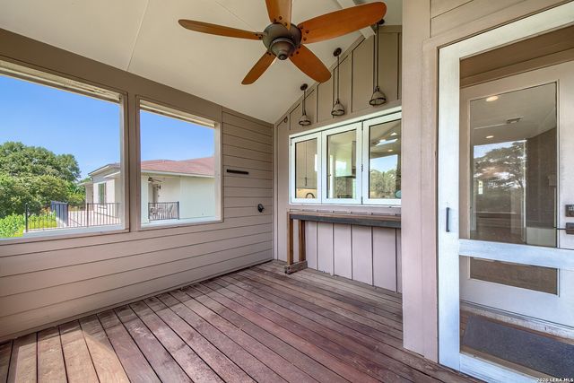 122 NAVAJO TRL, Seguin, TX 78155