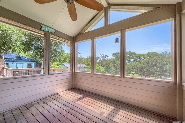 122 NAVAJO TRL, Seguin, TX 78155