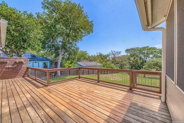 122 NAVAJO TRL, Seguin, TX 78155