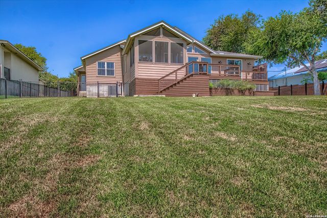 122 NAVAJO TRL, Seguin, TX 78155