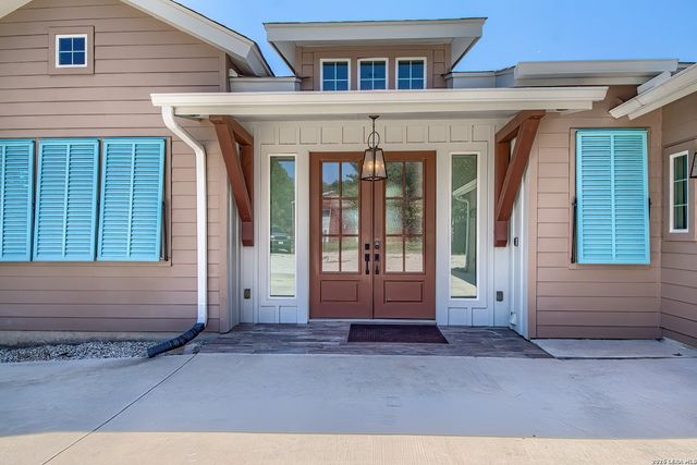122 NAVAJO TRL, Seguin, TX 78155