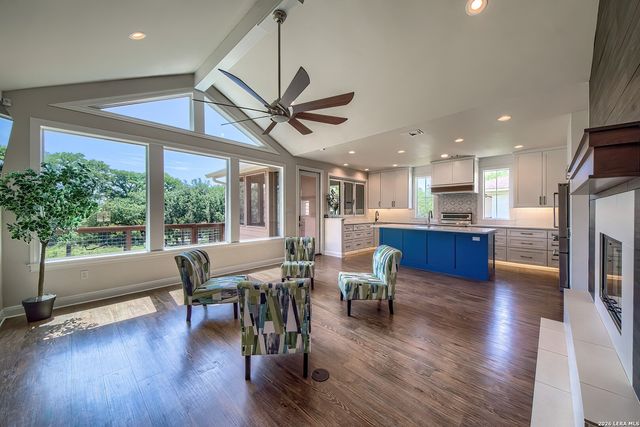 122 NAVAJO TRL, Seguin, TX 78155