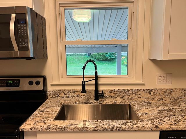 2521 Stanford Avenue, Fort Wayne, IN 46808