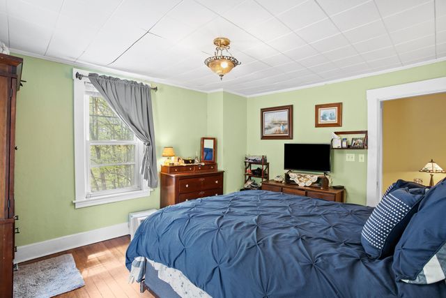16 Bible Hill Road, Bennington, NH 03442