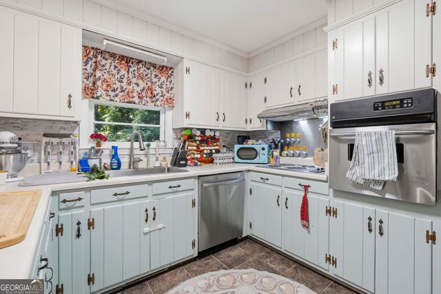 1179 Matthews Place, Macon, GA 31210