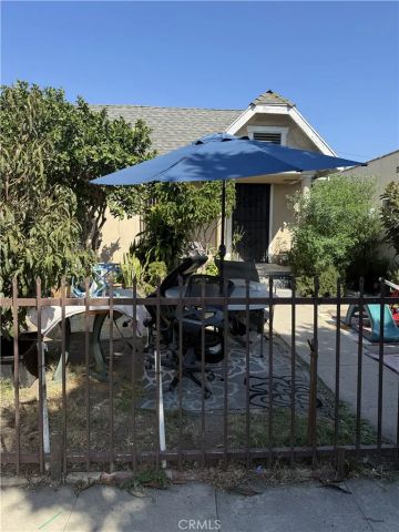 5418 Denker, Los Angeles, CA 90062
