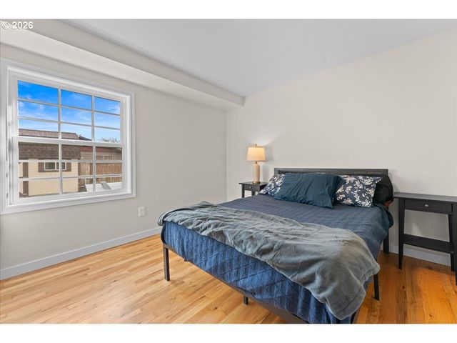 445 W EXETER St, Gladstone, OR 97027