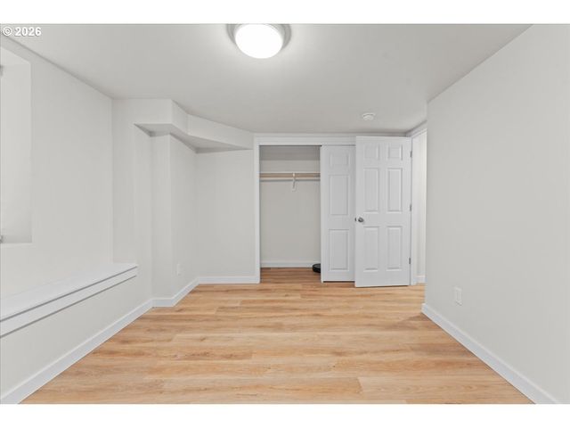 445 W EXETER St, Gladstone, OR 97027