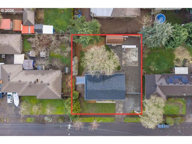 445 W EXETER St, Gladstone, OR 97027