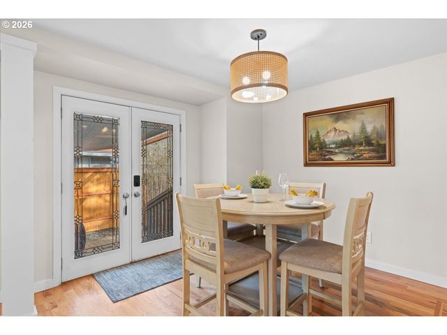 445 W EXETER St, Gladstone, OR 97027