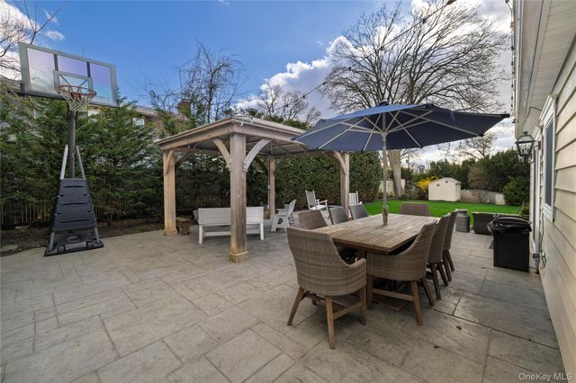 334 Raymond Street, Rockville Centre, NY 11570