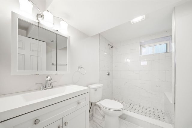 14 Palmer St, Quincy, MA 02169
