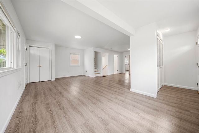 14 Palmer St, Quincy, MA 02169