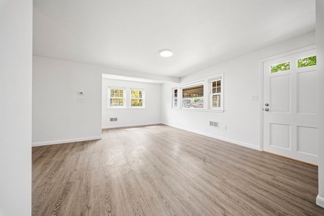 14 Palmer St, Quincy, MA 02169