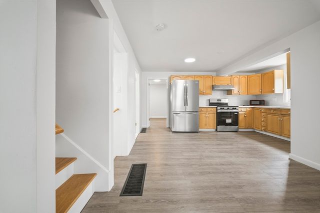 14 Palmer St, Quincy, MA 02169