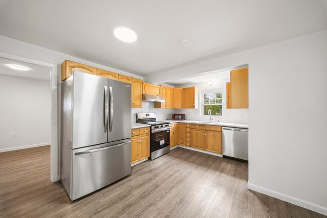 14 Palmer St, Quincy, MA 02169