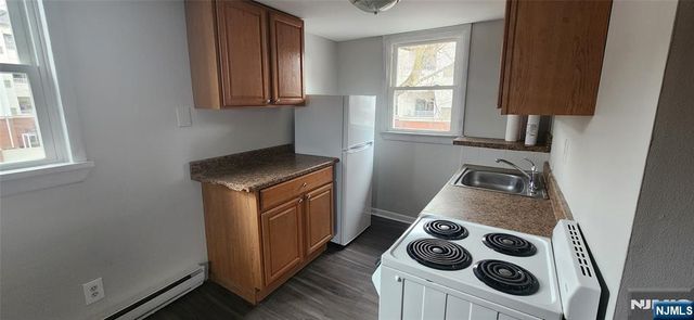 229-233 Park 10, East Rutherford, NJ 07073