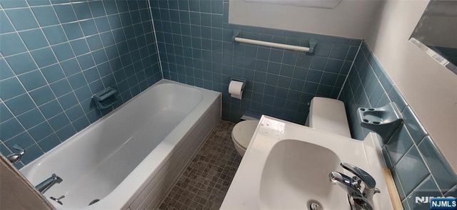 229-233 Park 10, East Rutherford, NJ 07073