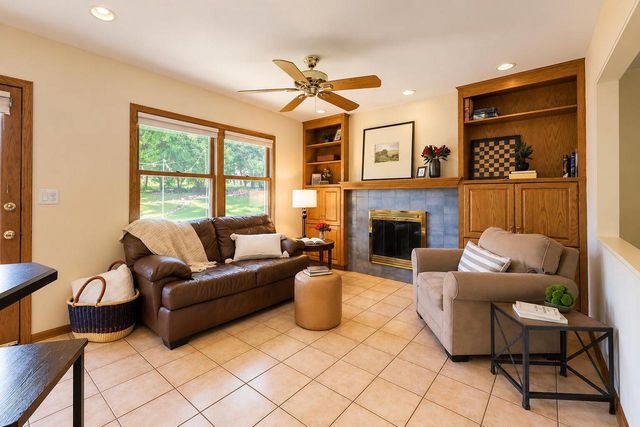 1057 N 123rd STREET, Wauwatosa, WI 53226