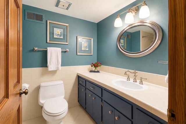 1057 N 123rd STREET, Wauwatosa, WI 53226