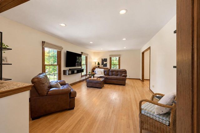1057 N 123rd STREET, Wauwatosa, WI 53226