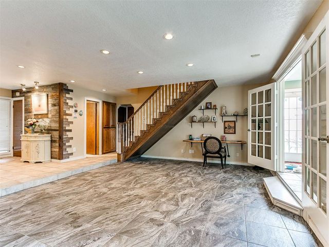 7104 N Lakeway Drive, Oklahoma City, OK 73132