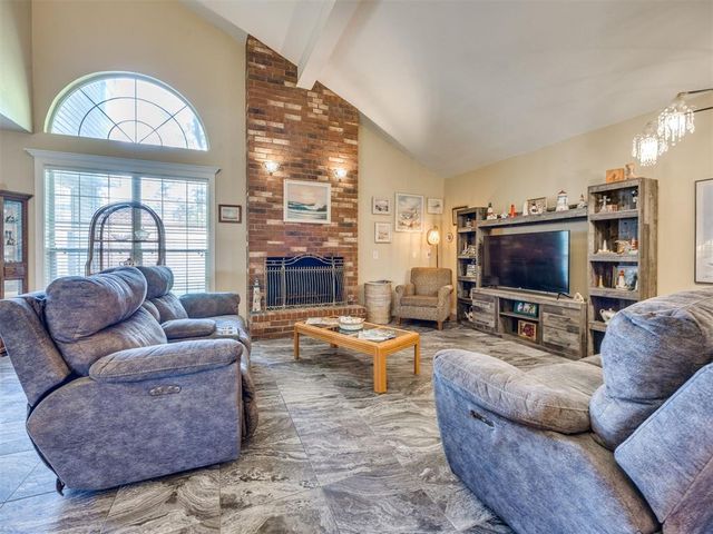 7104 N Lakeway Drive, Oklahoma City, OK 73132