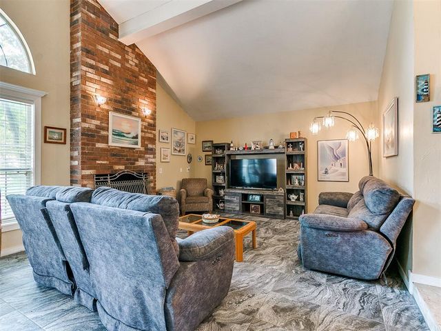 7104 N Lakeway Drive, Oklahoma City, OK 73132