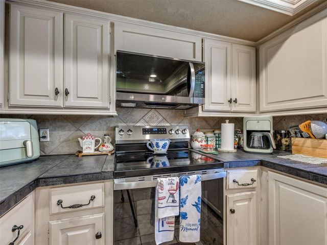 7104 N Lakeway Drive, Oklahoma City, OK 73132