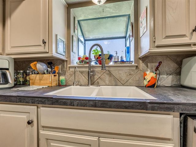 7104 N Lakeway Drive, Oklahoma City, OK 73132