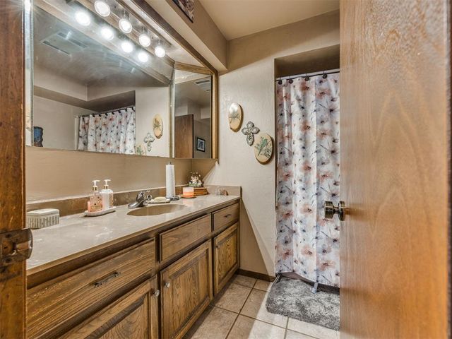 7104 N Lakeway Drive, Oklahoma City, OK 73132