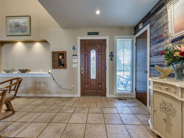 7104 N Lakeway Drive, Oklahoma City, OK 73132