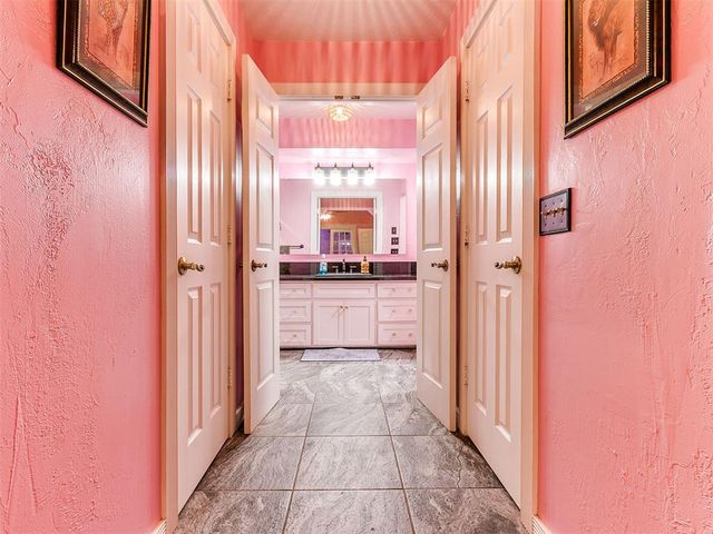 7104 N Lakeway Drive, Oklahoma City, OK 73132