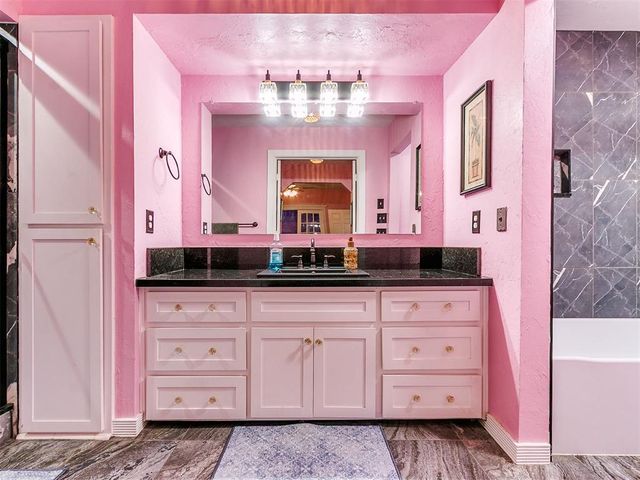 7104 N Lakeway Drive, Oklahoma City, OK 73132