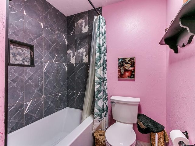 7104 N Lakeway Drive, Oklahoma City, OK 73132