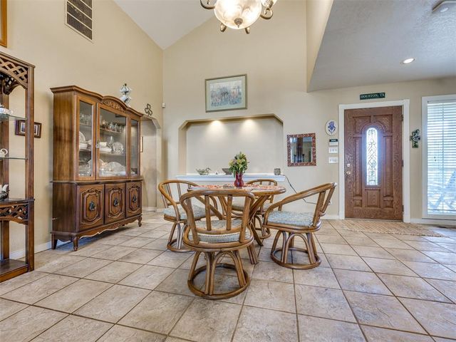 7104 N Lakeway Drive, Oklahoma City, OK 73132