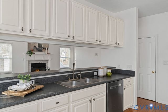 1806 Providence Creek Cir, North Chesterfield, VA 23236