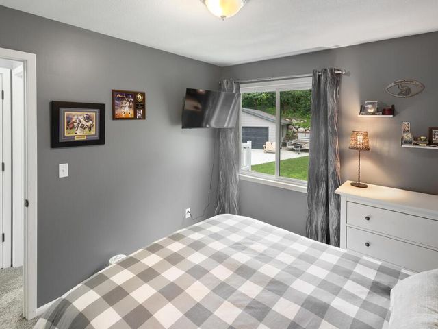 5748 Birchwood Avenue NE, Prior Lake, MN 55372