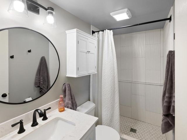 5748 Birchwood Avenue NE, Prior Lake, MN 55372