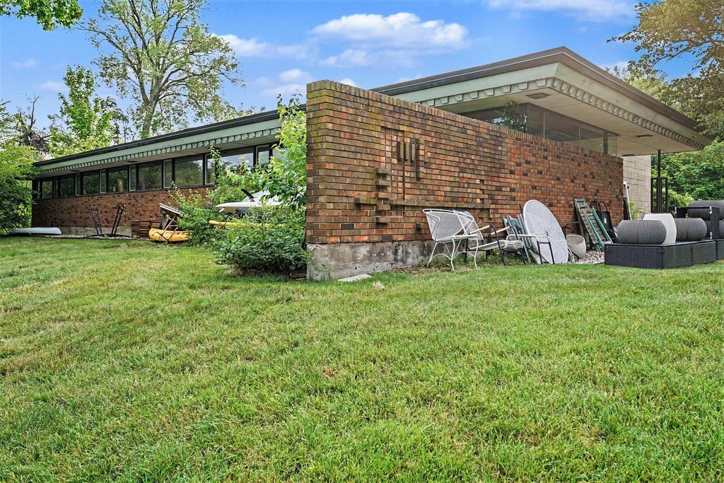 401 Klock Road, Benton Harbor City, MI 49022