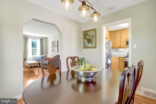 2850 BROOK DR, Falls Church, VA 22042