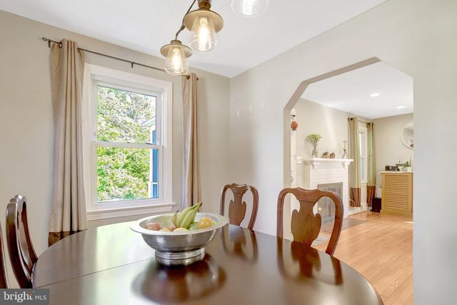 2850 BROOK DR, Falls Church, VA 22042