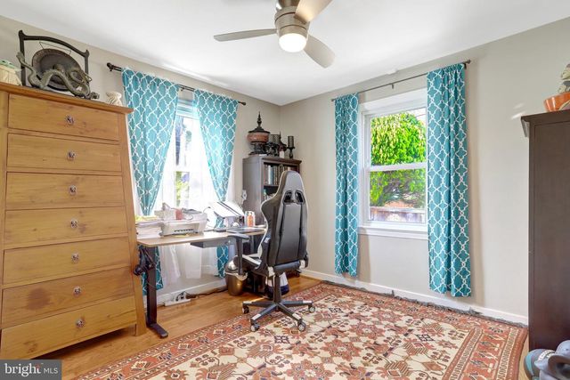 2850 BROOK DR, Falls Church, VA 22042