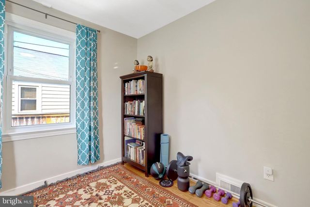 2850 BROOK DR, Falls Church, VA 22042