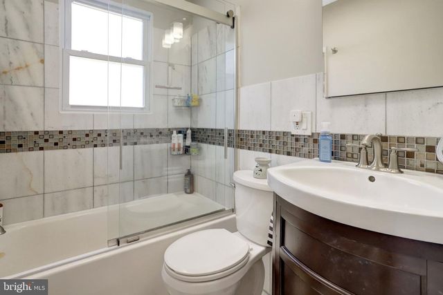 2850 BROOK DR, Falls Church, VA 22042