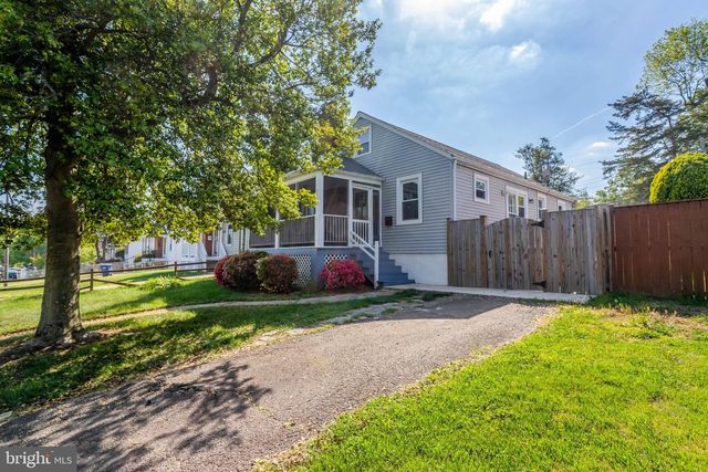 2850 BROOK DR, Falls Church, VA 22042