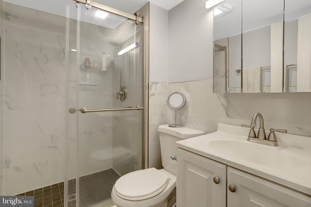 2850 BROOK DR, Falls Church, VA 22042