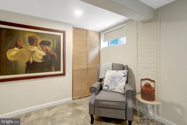2850 BROOK DR, Falls Church, VA 22042