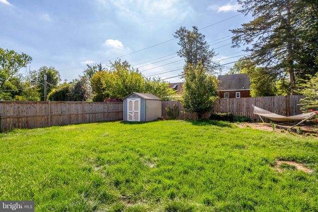2850 BROOK DR, Falls Church, VA 22042